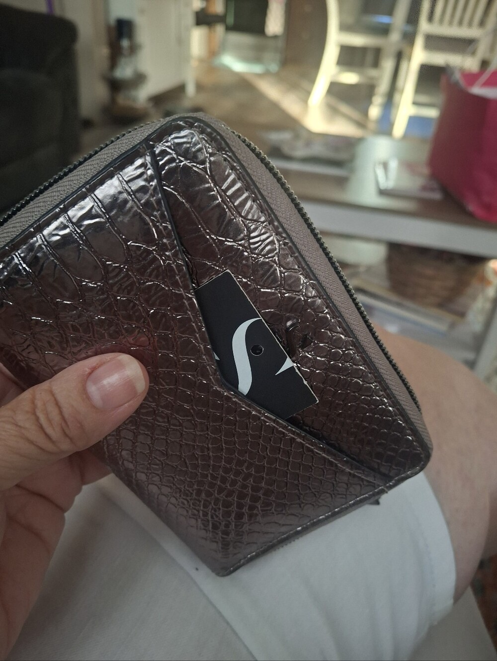 SIMPLY VERA Textured Zip Wallet Card Case - Brown